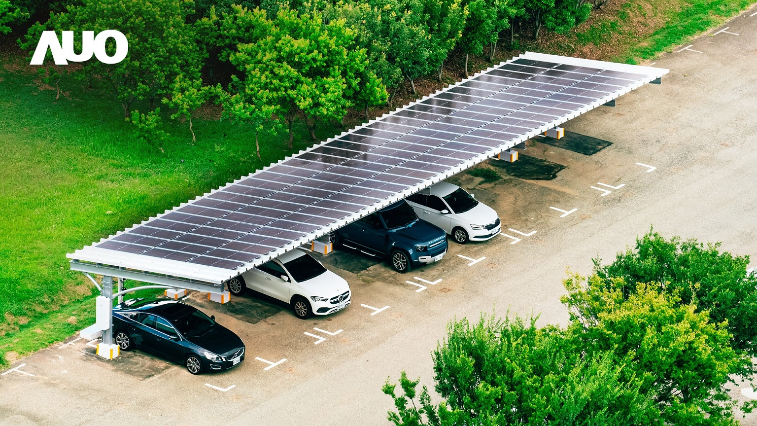 88BIFASunSteel光電整合型浪板具備快速安裝、輕量化優勢，可提升15%發電效能，通過國際IEC與國內VPC認證安全、防漏、耐候標準