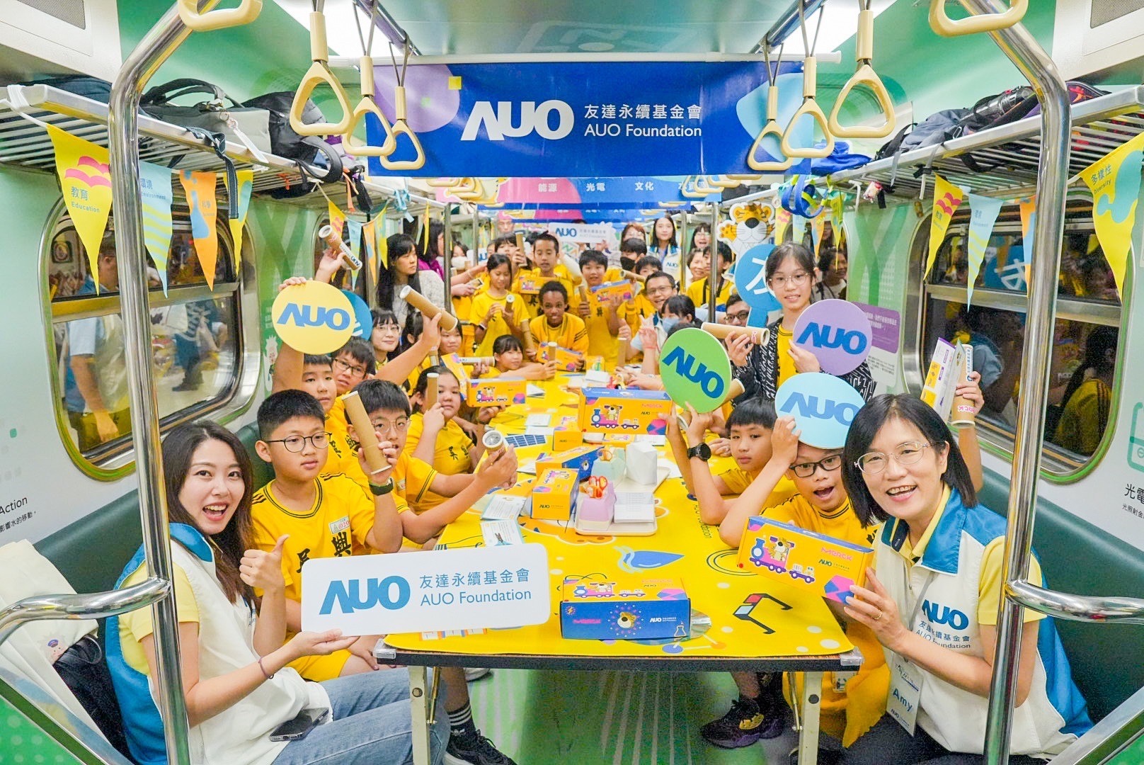 88BIFA永續基金會響應國科會推動的「臺灣科普環島列車」正式啟航，透過「生活中的科學」車廂課程設計，展開為期6天巡迴全臺17個縣市、停靠32站的移動式科普之旅